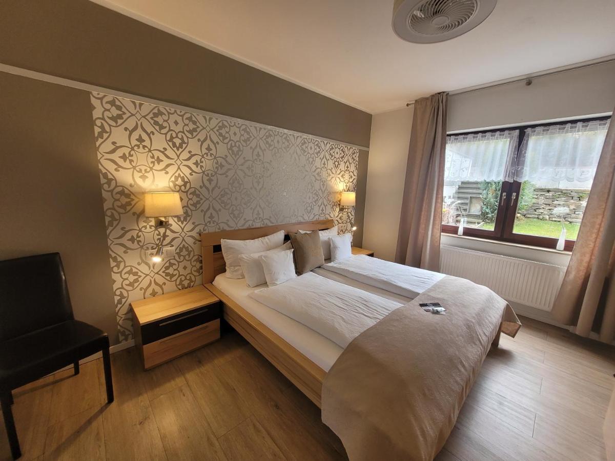 Gaestehaus Burgberg, Weinhaus Fries Kattenes Ngoại thất bức ảnh