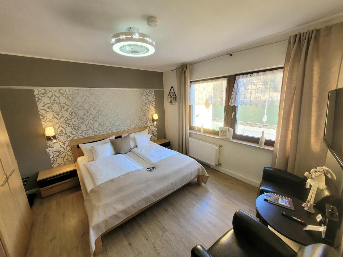 Gaestehaus Burgberg, Weinhaus Fries Kattenes Ngoại thất bức ảnh